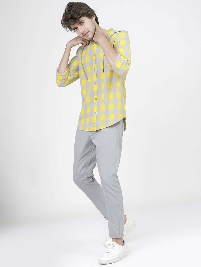 men mid rise solid chinos - 21375610 -  Standard Image - 4