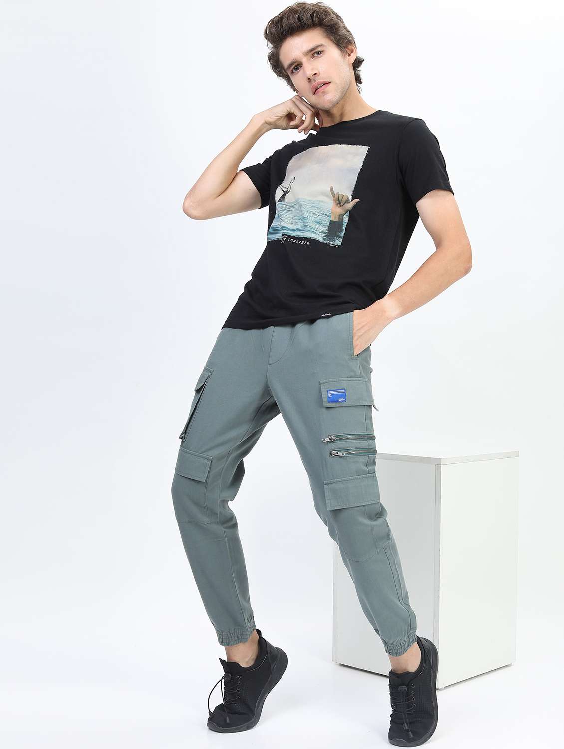 men mid rise solid cargos - 21375688 -  Standard Image - 4