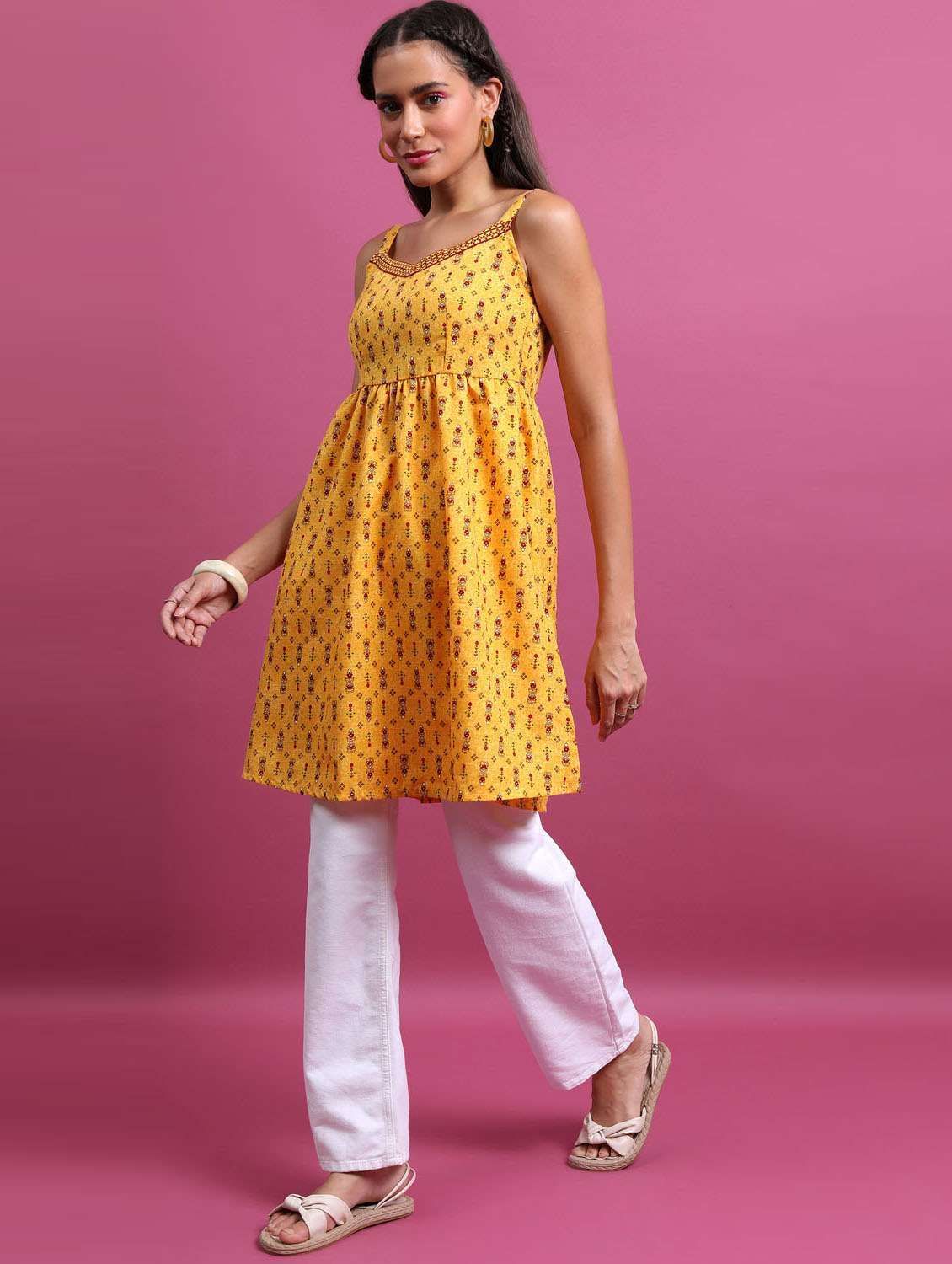 women yellow cotton blend straight kurta - 21376035 -  Standard Image - 4