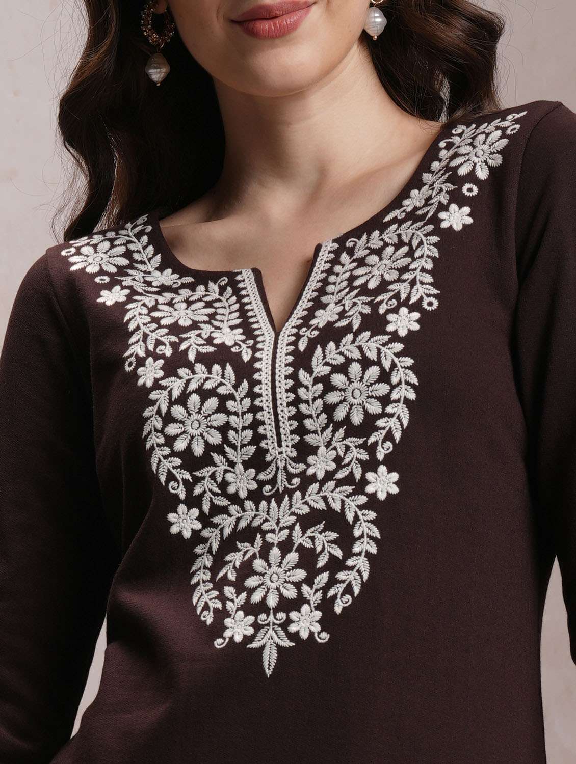 women three quarter sleeve straight kurta - 21376040 -  Standard Image - 4