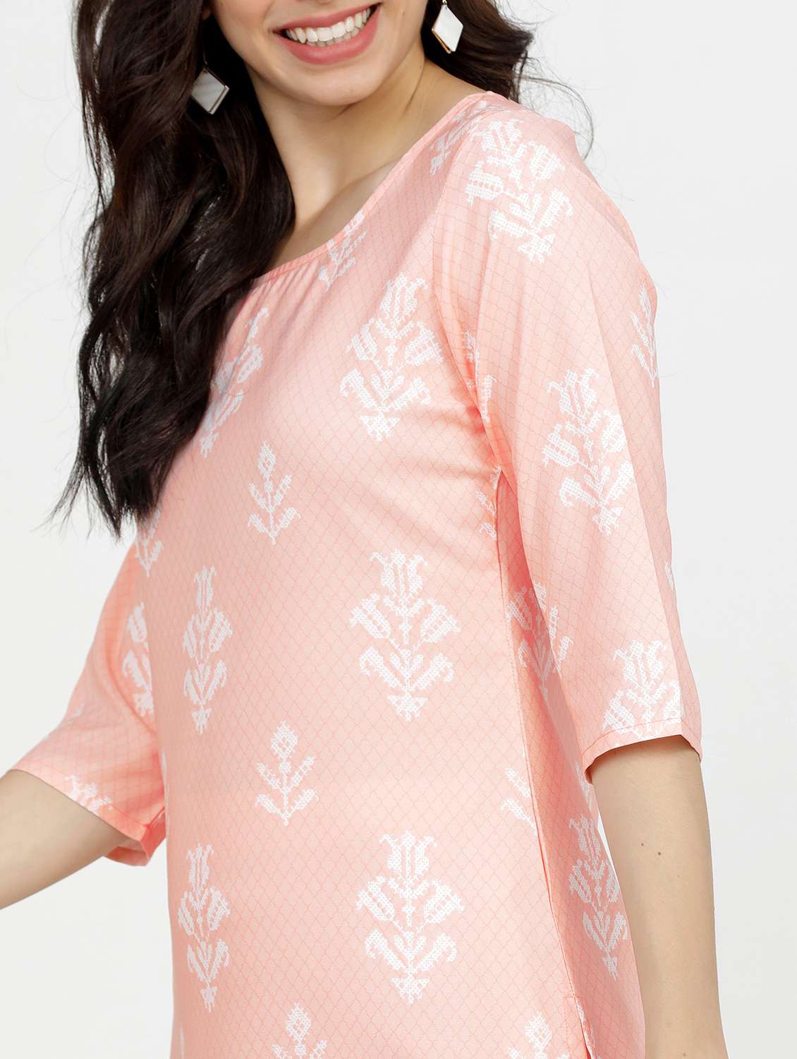 women three quarter sleeve straight kurta - 21376153 -  Standard Image - 4