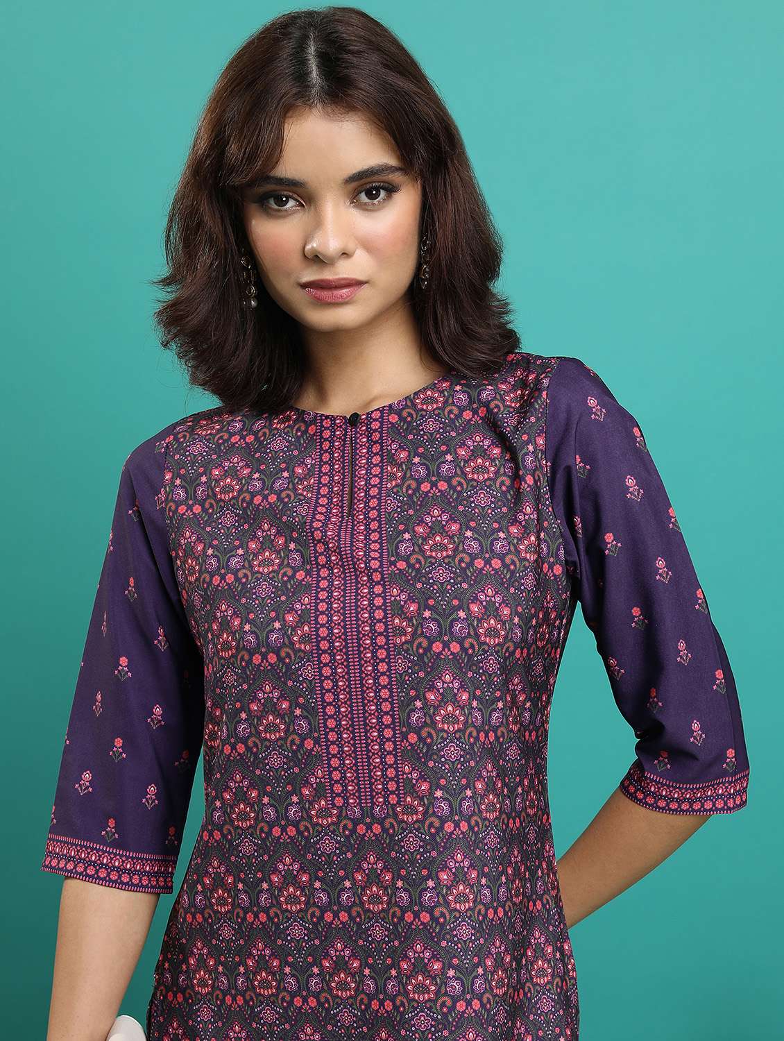 women three quarter sleeve straight kurta - 21376181 -  Standard Image - 4