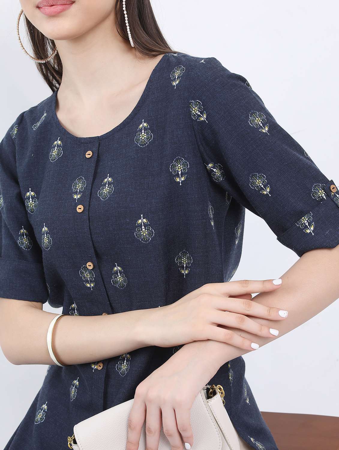 women navy cotton blend straight kurta - 21376188 -  Standard Image - 4