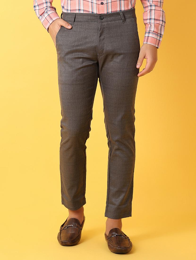 men mid rise solid chinos 