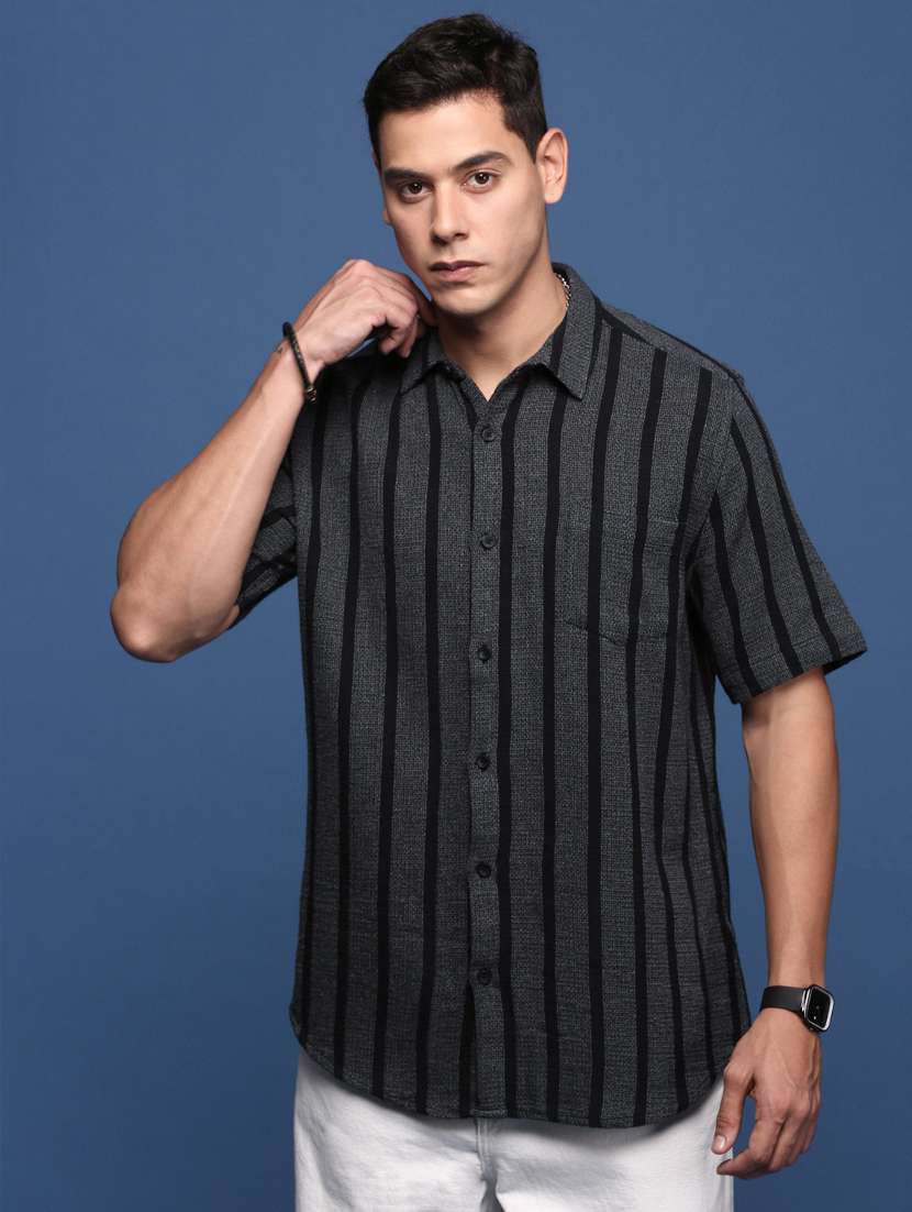 men short sleeved striped casual shirt