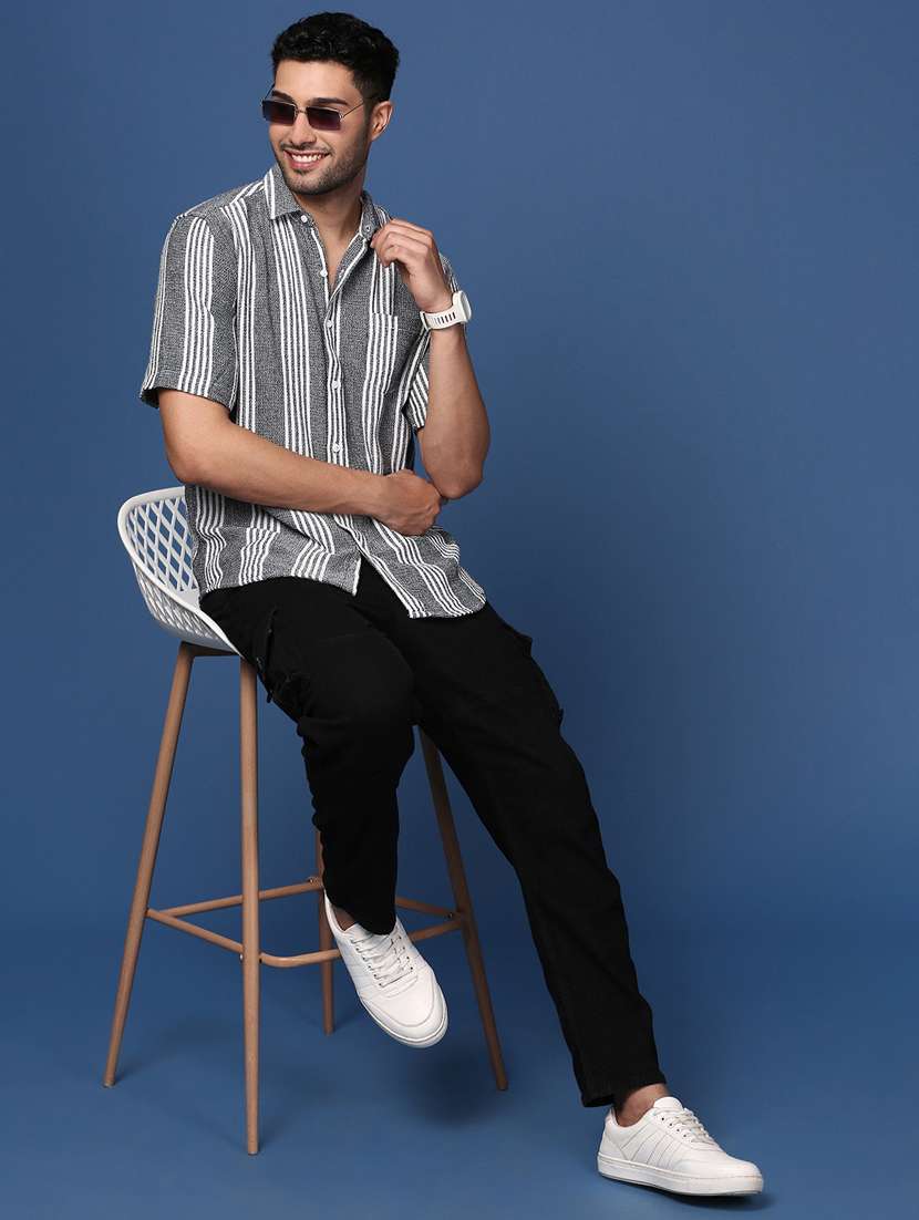 men short sleeved striped casual shirt - 21378743 - Standard Image - 4