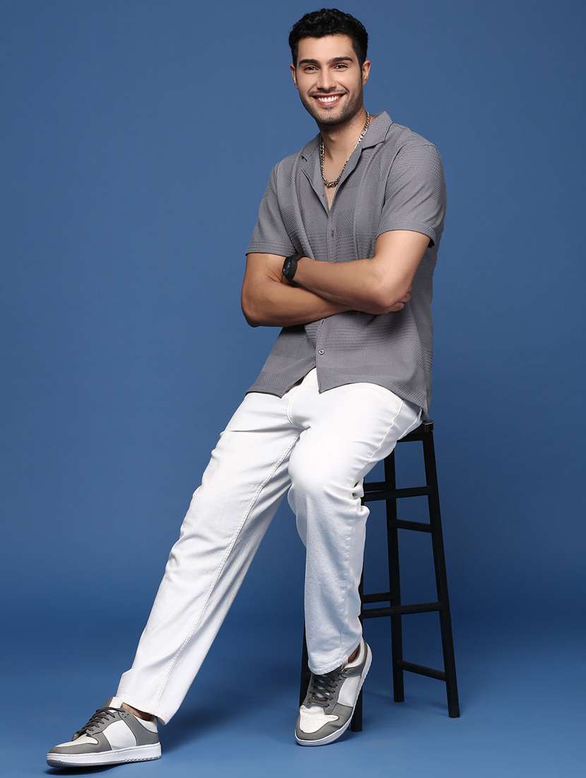 men short sleeved solid casual shirt - 21378832 - Standard Image - 4