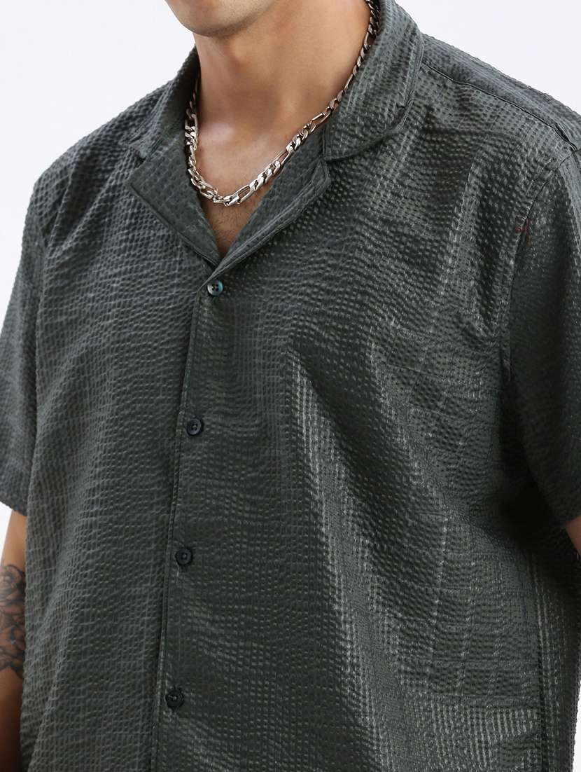 men short sleeved solid casual shirt - 21378895 - Standard Image - 6