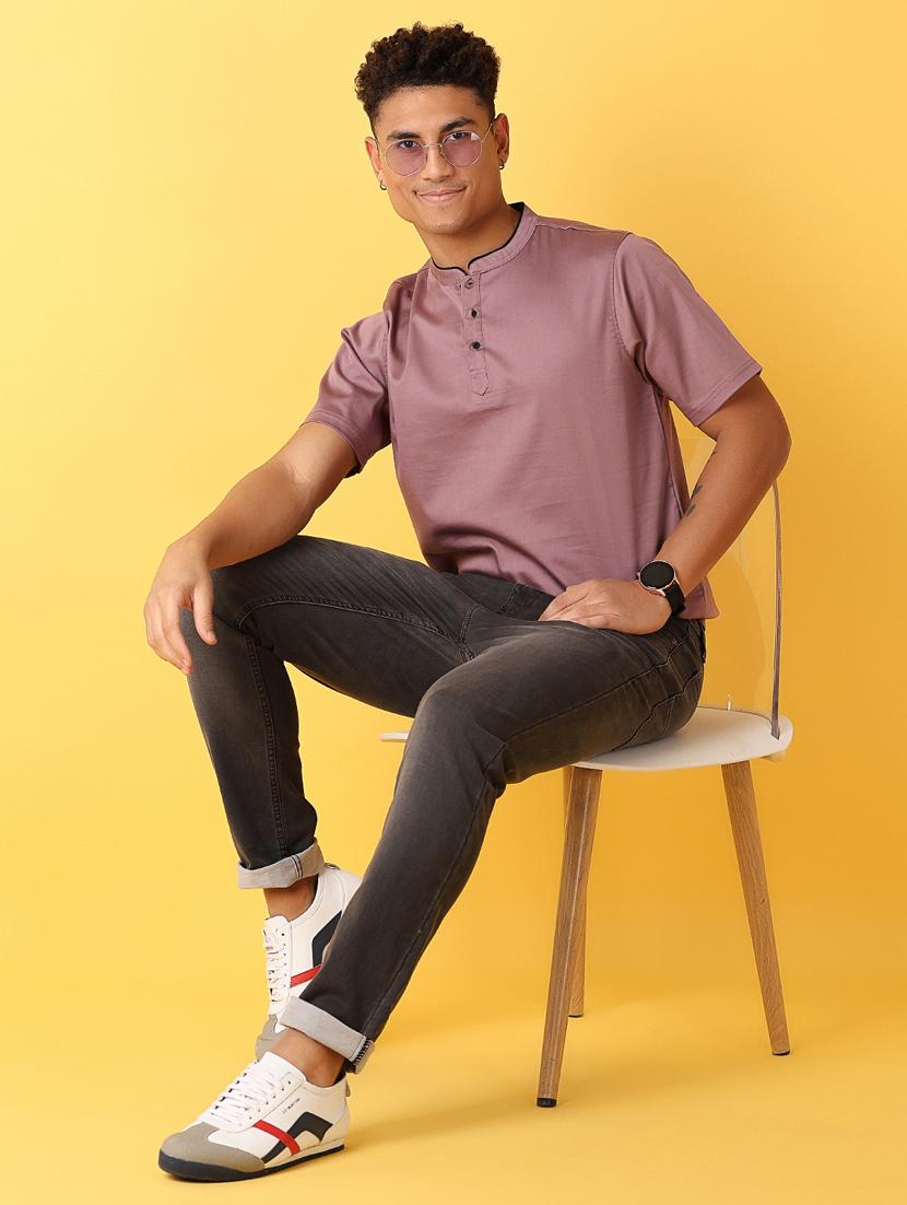men mauve regular fit plain mandarin neck t-shirt - 21381899 - Standard Image - 4