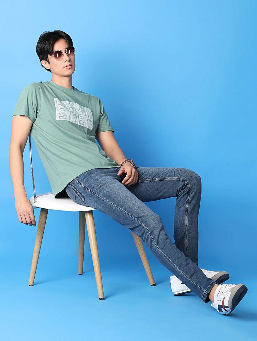 men mid rise plain jeans - 21382031 -  Standard Image - 4