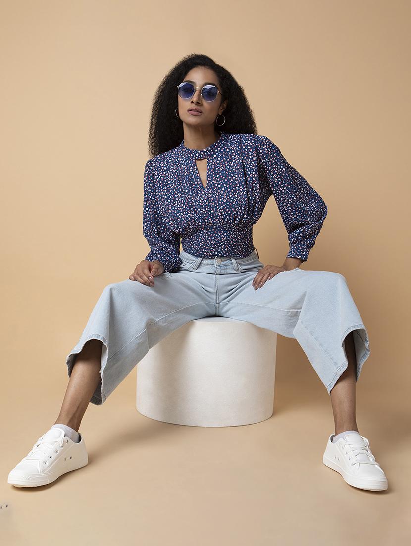 navy blue abstract printed crop top - 21387516 - Standard Image - 4