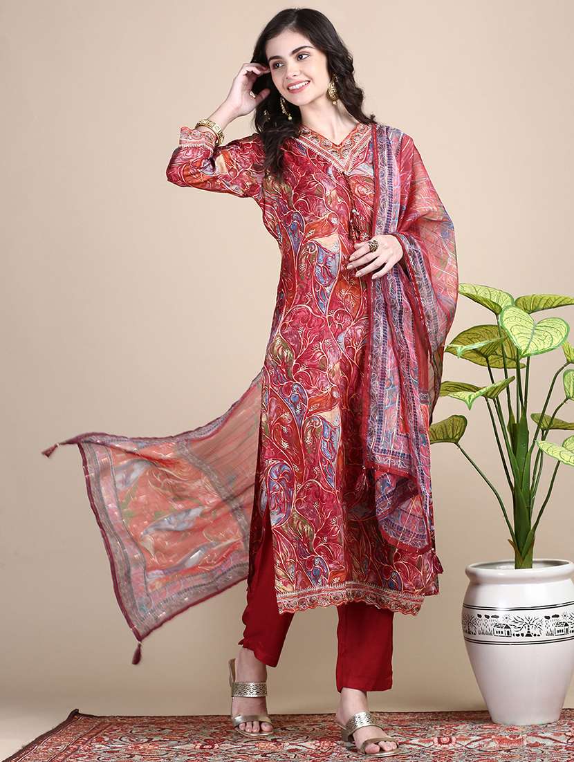 women printed kurta pant set with dupatta - 21387670 -  Standard Image - 4