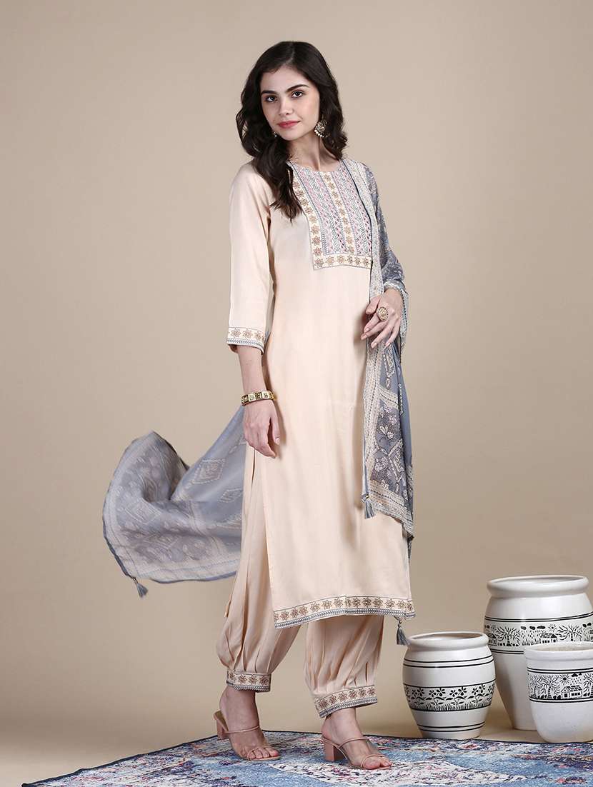 women embroidered kurta salwar set with dupatta - 21387673 -  Standard Image - 4