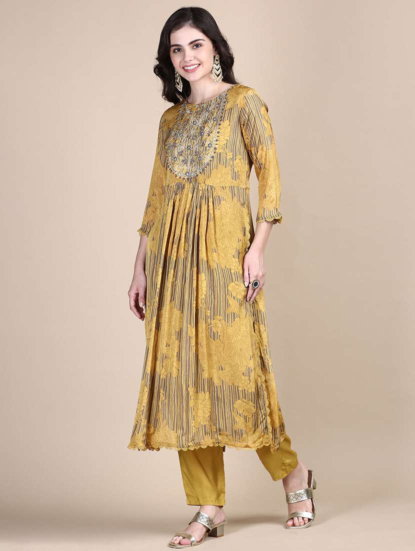 women floral printed kurta pant set with dupatta - 21387676 -  Standard Image - 1