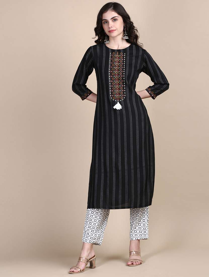 women stripes round neck kurta pant set