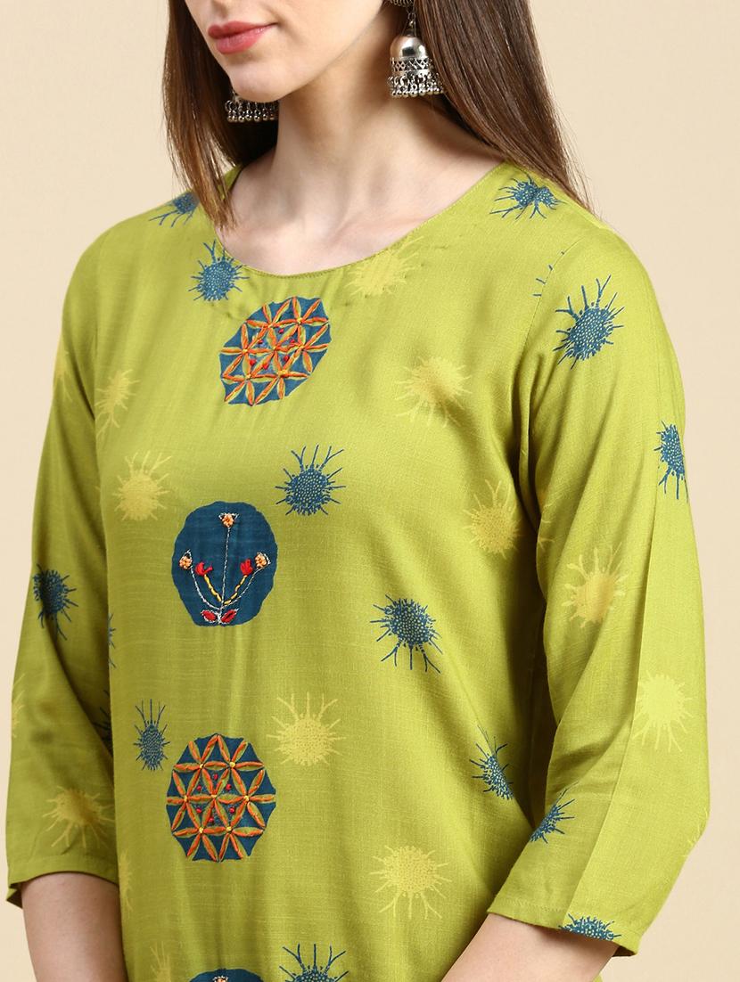women green round neck straight kurta - 21387742 - Standard Image - 6