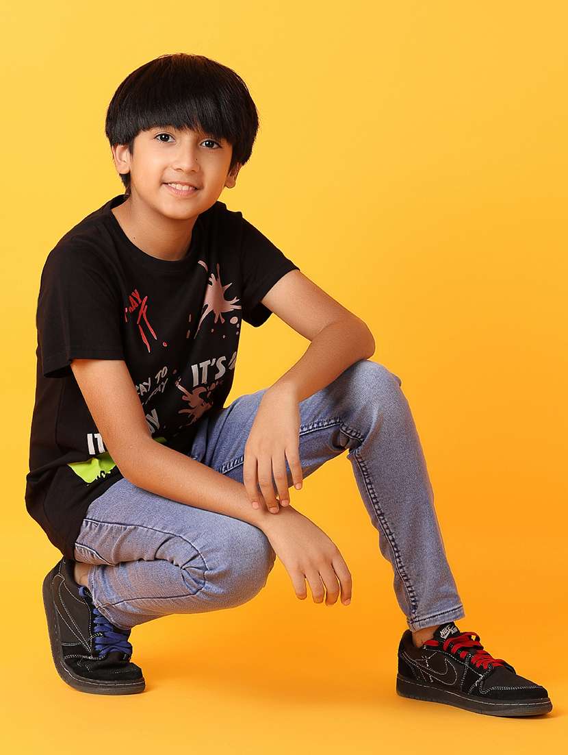 boys round neck graphic t-shirt - 21388154 -  Standard Image - 4