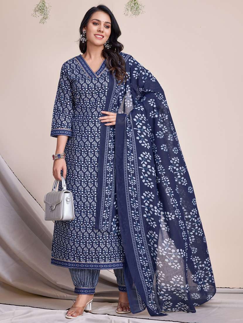 women three quarter sleeve kurta salwar with dupatta set
