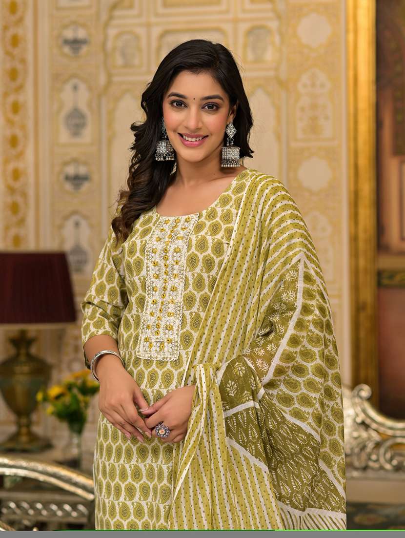 women three quarter sleeve kurta pant with dupatta set - 21391923 - Standard Image - 4