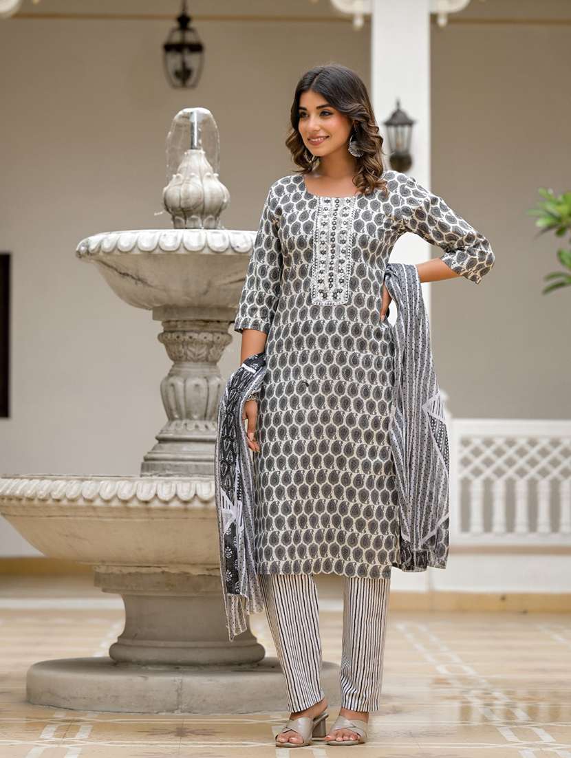 women three quarter sleeve kurta pant with dupatta set - 21391924 - Standard Image - 1