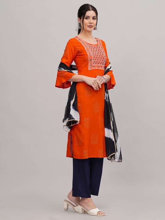 women three quarter sleeve kurta pant with dupatta set - 21393432 -  Standard Image - 1