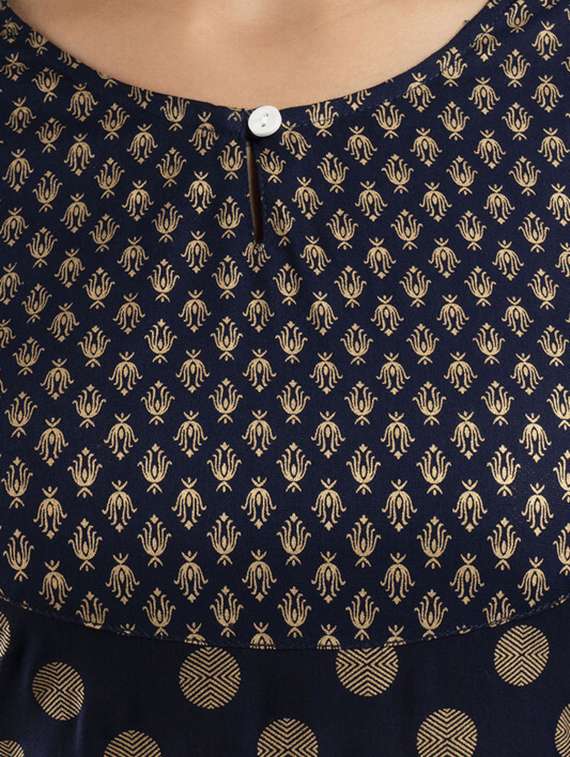 women three quarter sleeve kurta palazzo set - 21393544 - Standard Image - 4