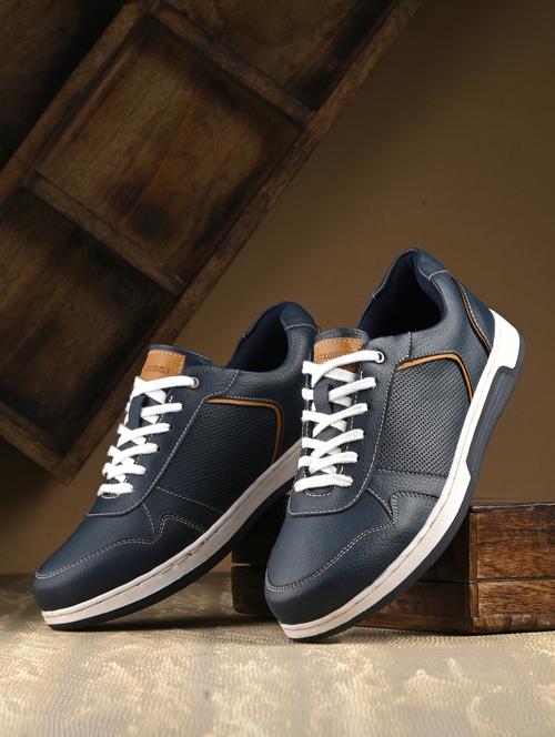 men lace up sneakers - 21393658 -  Standard Image - 0