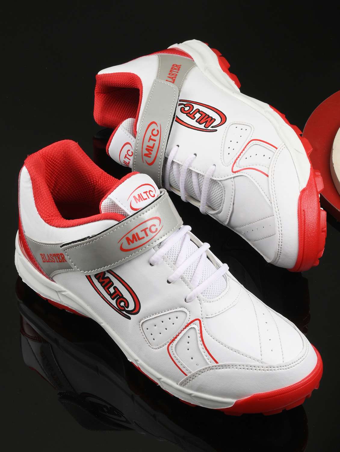 men white running sports shoes - 21399712 -  Zoom Image - 0