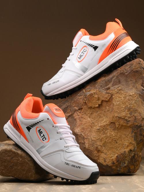 men lace up running sports shoes - 21399721 -  Standard Image - 0
