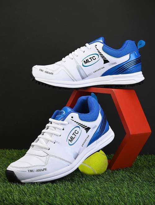 men lace up running sports shoes - 21399723 -  Standard Image - 0