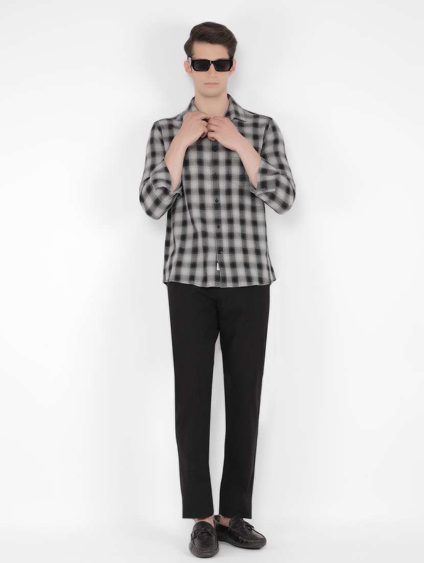 men solid mid rise chino pants - 21400193 -  Standard Image - 4