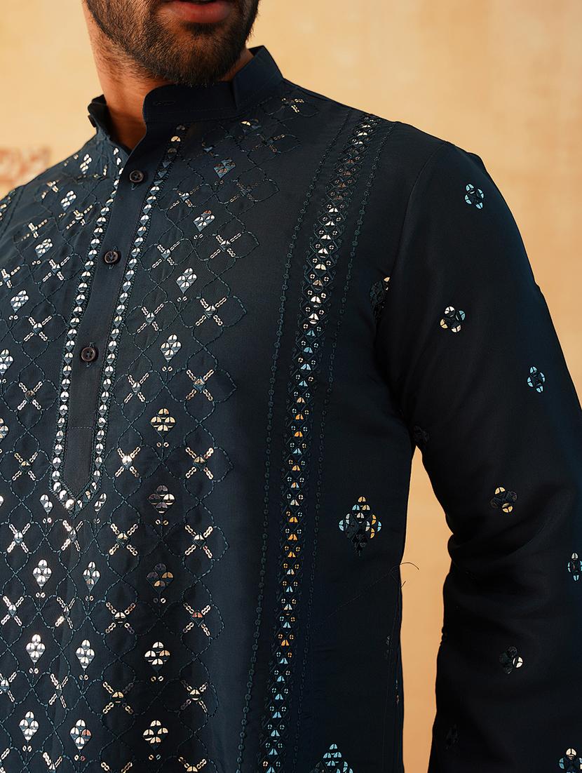 men mandarin neck embroidered long kurta - 21401458 - Standard Image - 4