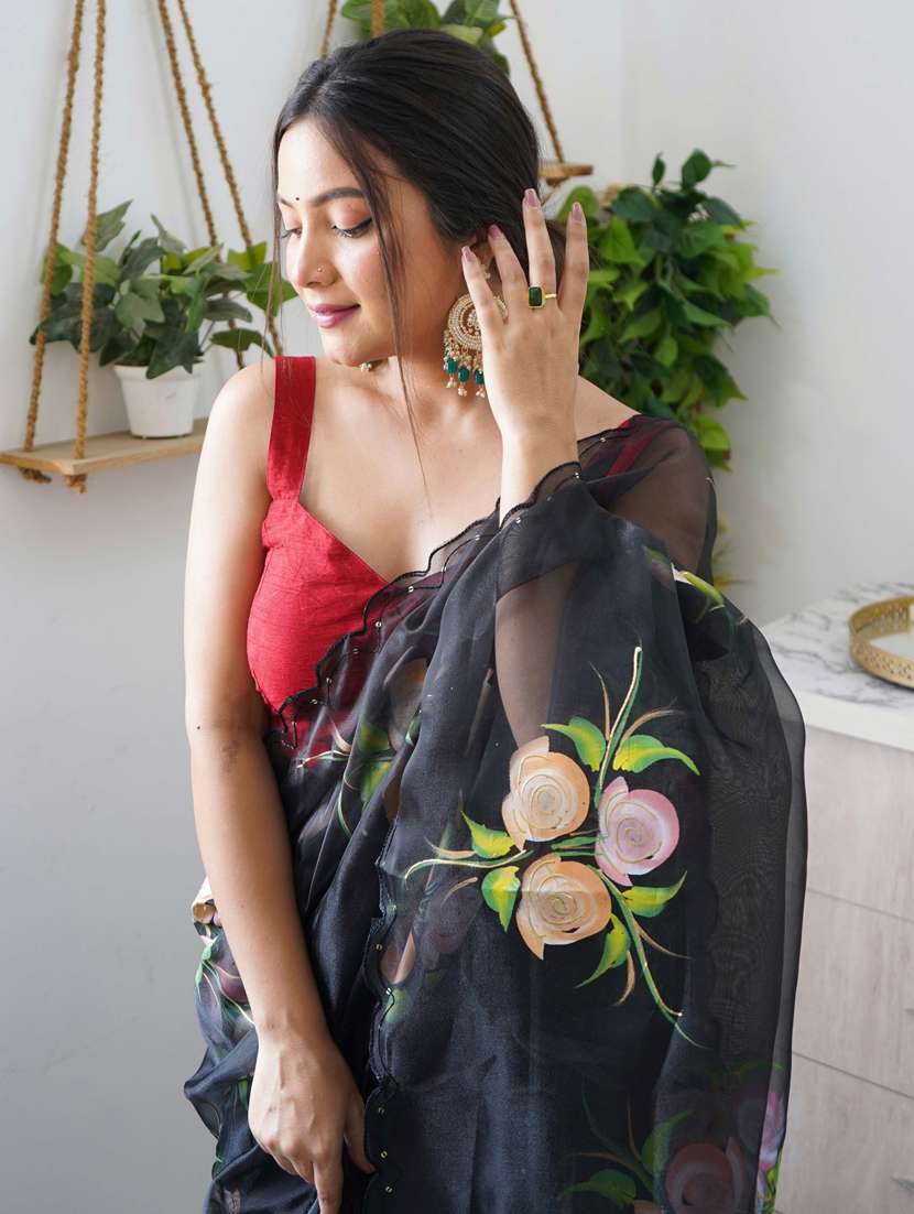 women floral printed saree - 21402141 - Standard Image - 1