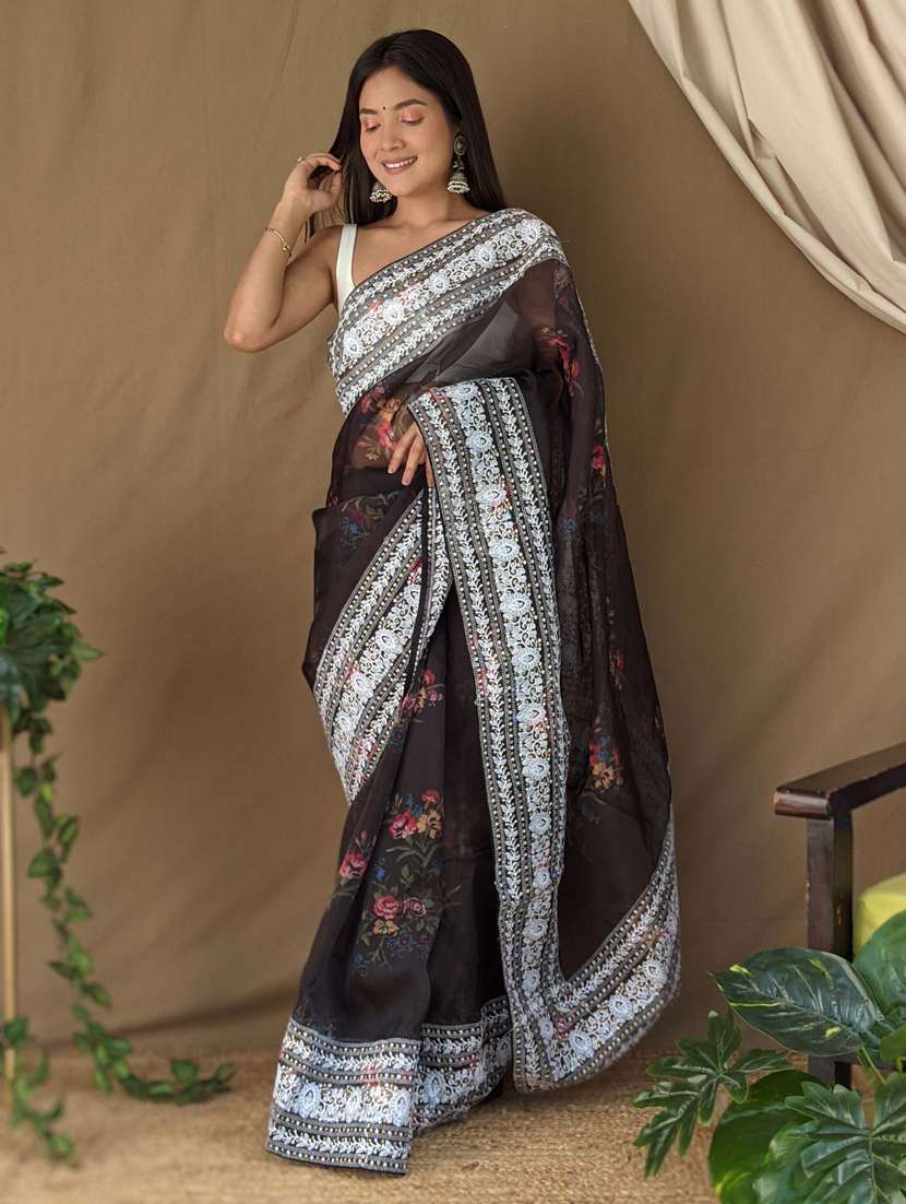 women floral printed bordered saree
