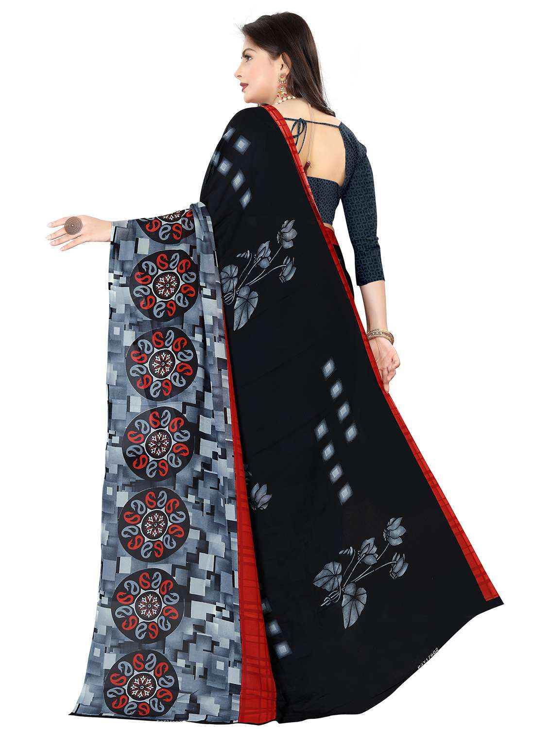 women black floral printed saree with blouse - 21410670 -  Standard Image - 1