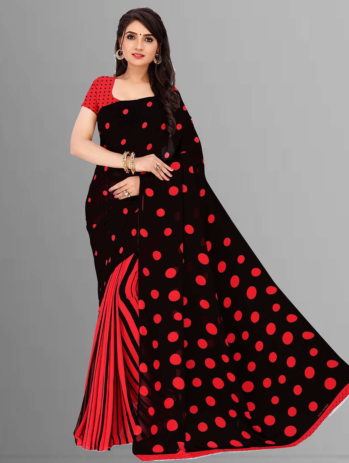 women black polka dots printed saree with blouse - 21410798 - Zoom Image - 0
