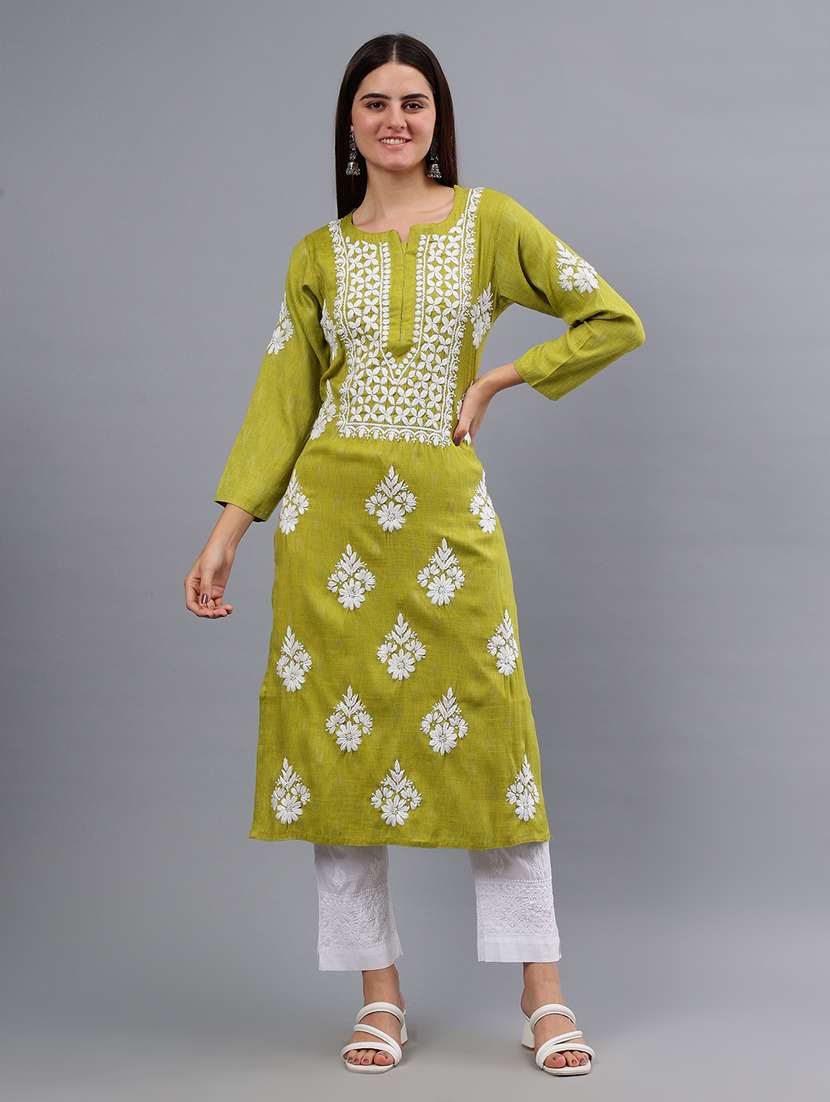 women three quarter sleeve chikankari kurta 