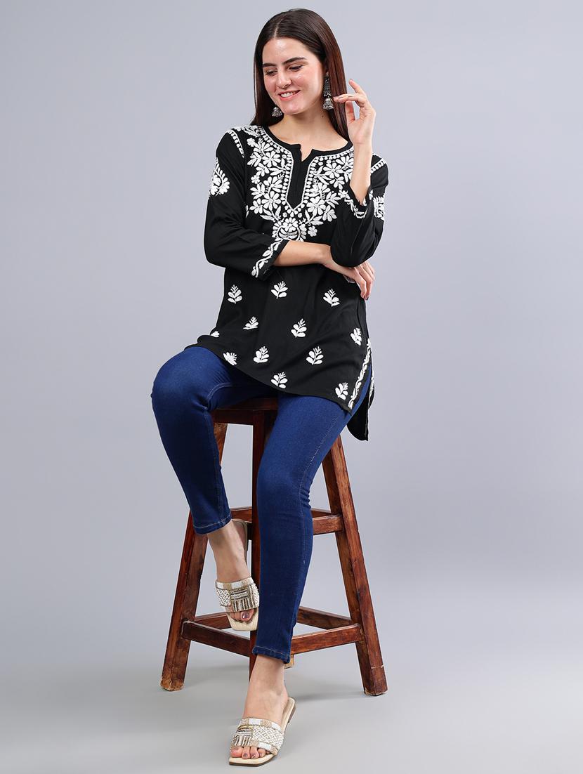 women chikankari straight kurti - 21450843 - Standard Image - 4