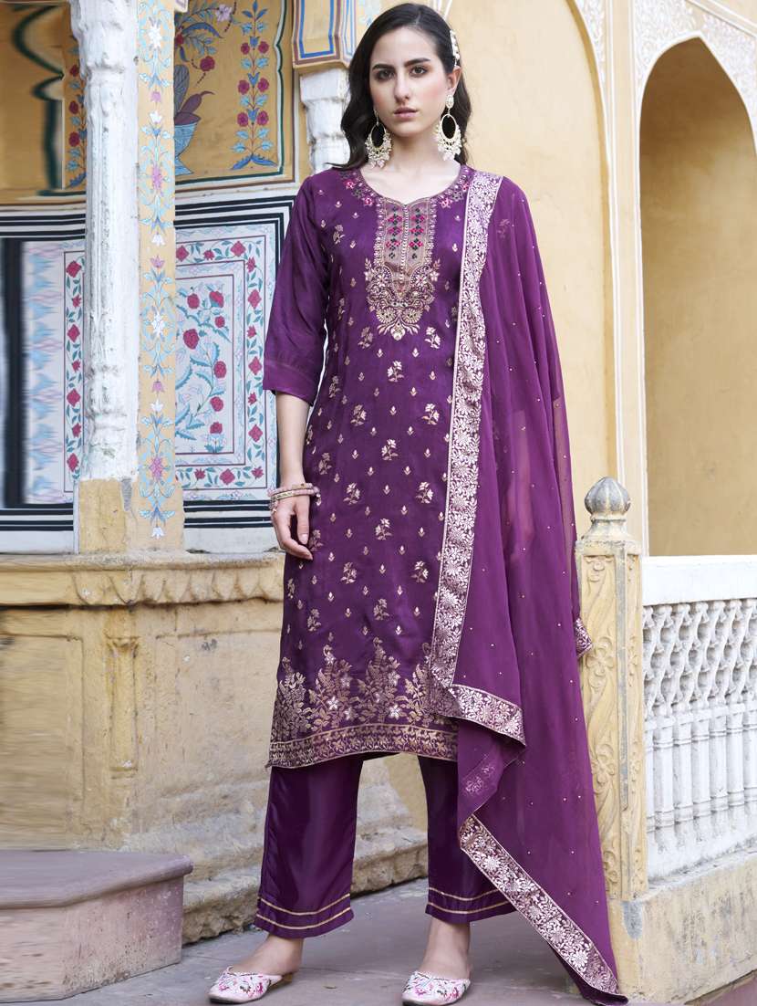 women purple kurta dupatta set
