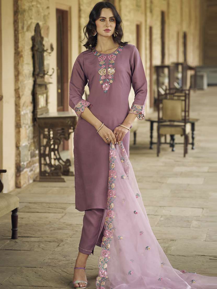 women purple kurta dupatta set