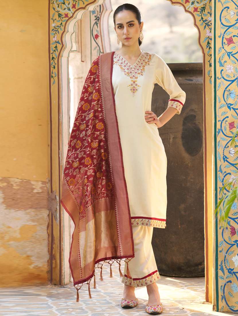women cream kurta dupatta set