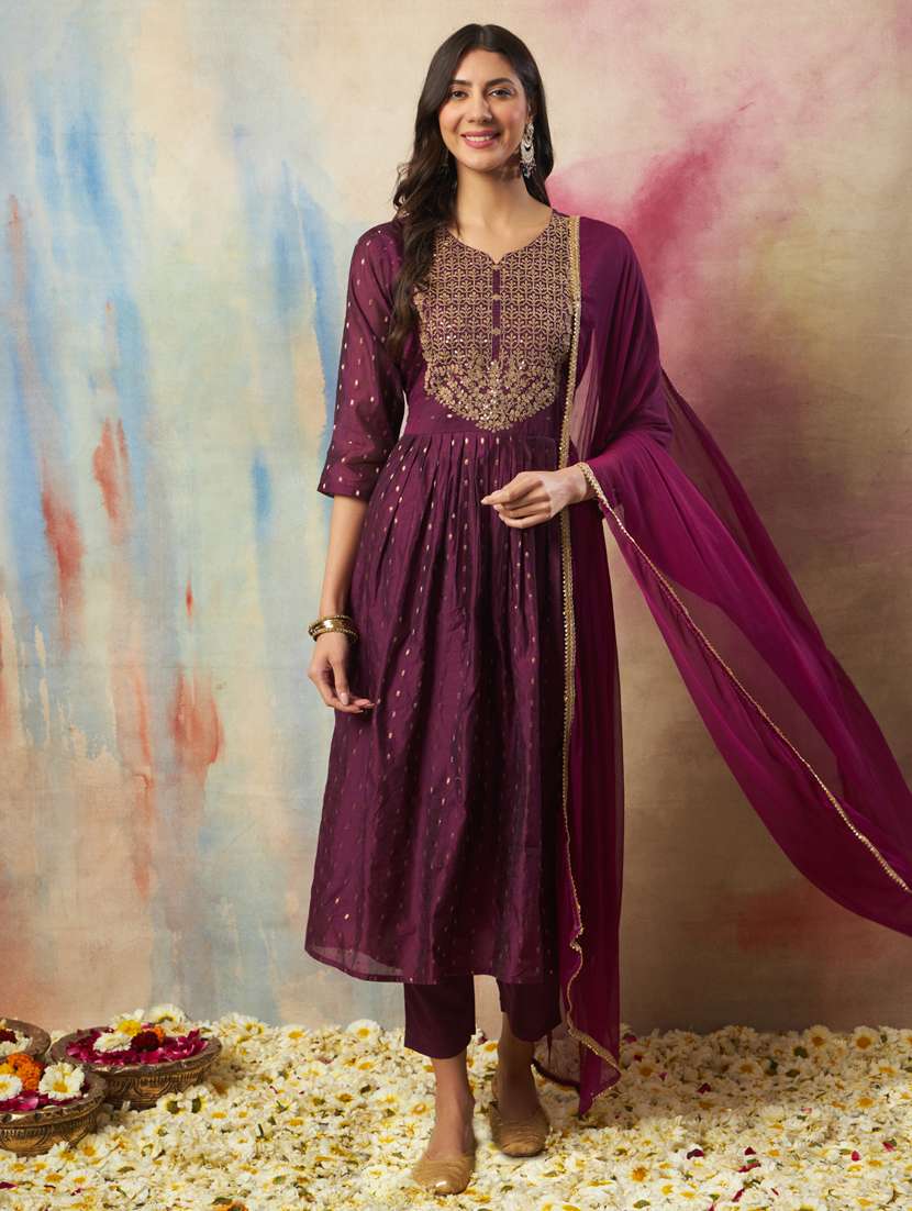 women purple kurta dupatta set