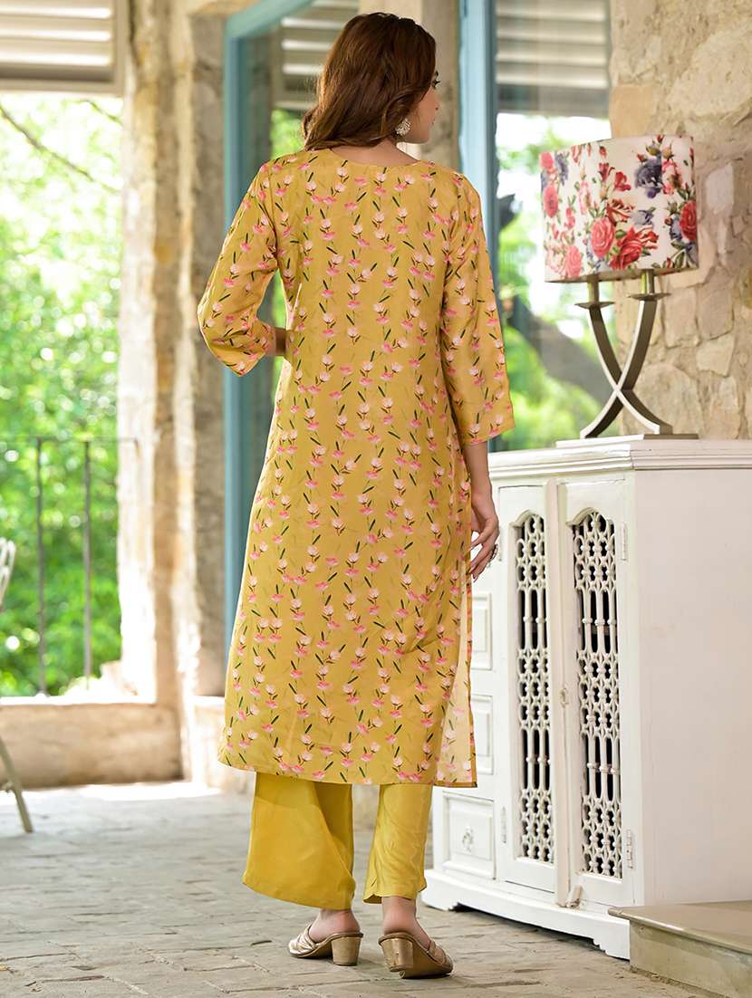 women three quarter sleeve kurta pant with dupatta set - 21454593 -  Standard Image - 4