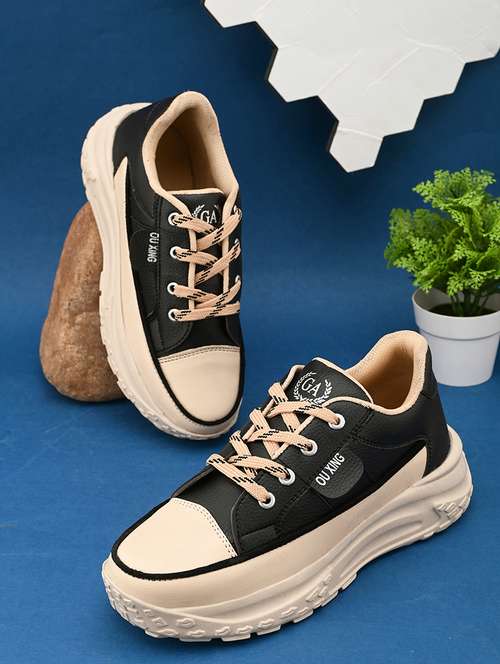 women black lace-up casual shoe