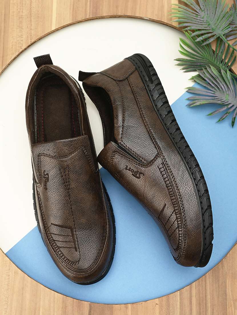 men brown slip on shoe