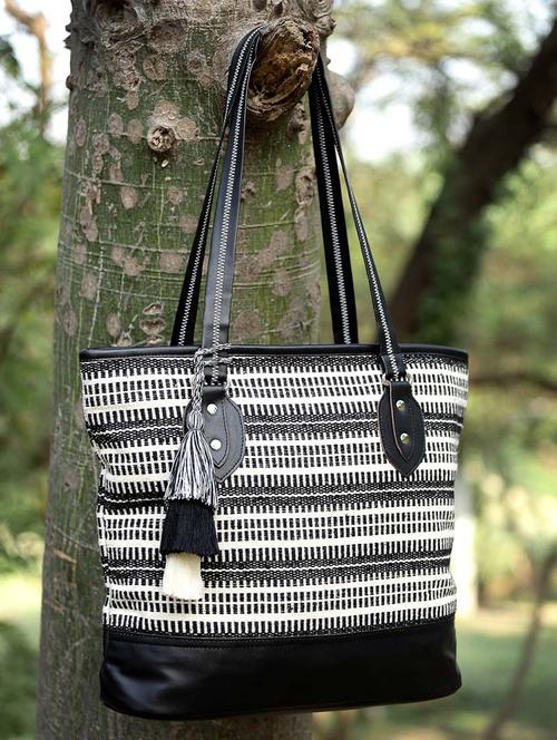 women black stripes totes bag - 21457549 -  Standard Image - 0