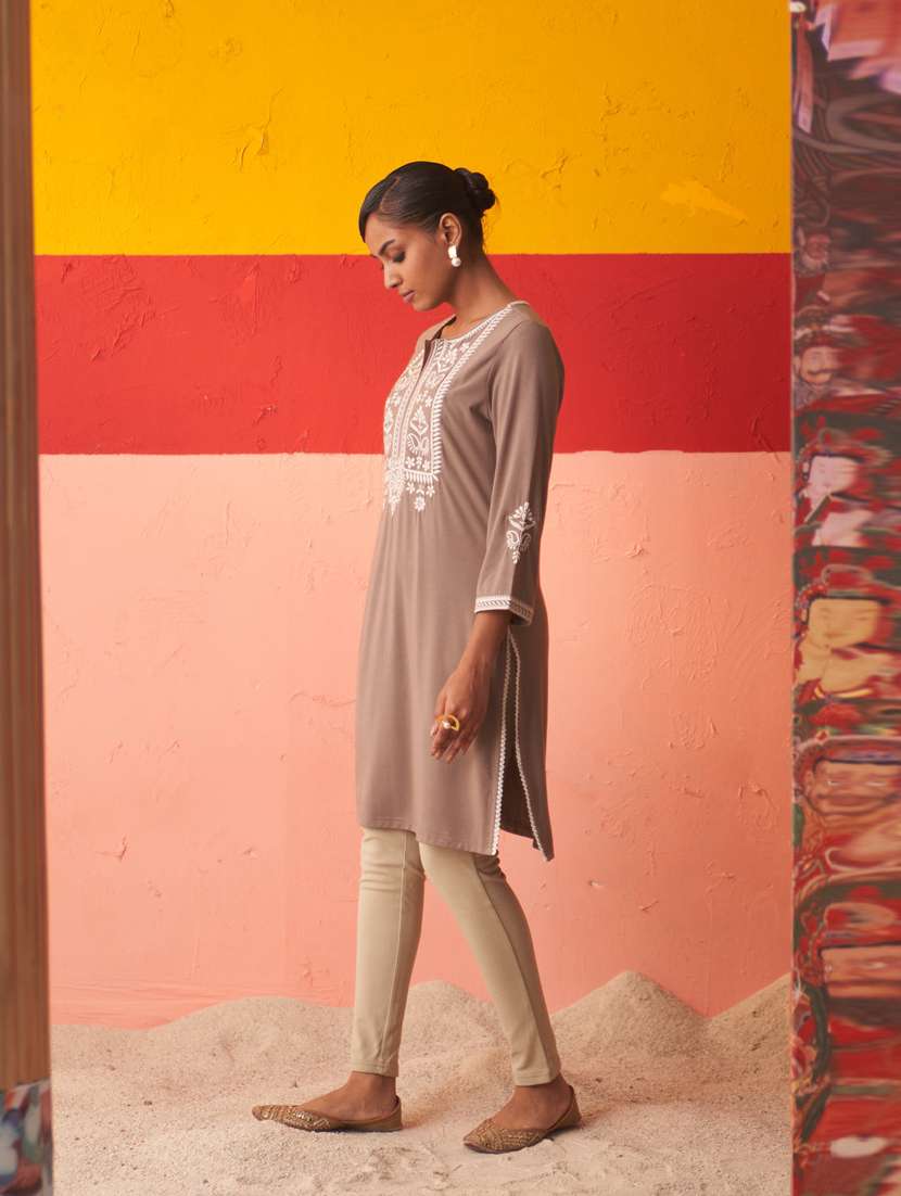 women notch neck embroidered woolen kurta - 21459248 - Standard Image - 1