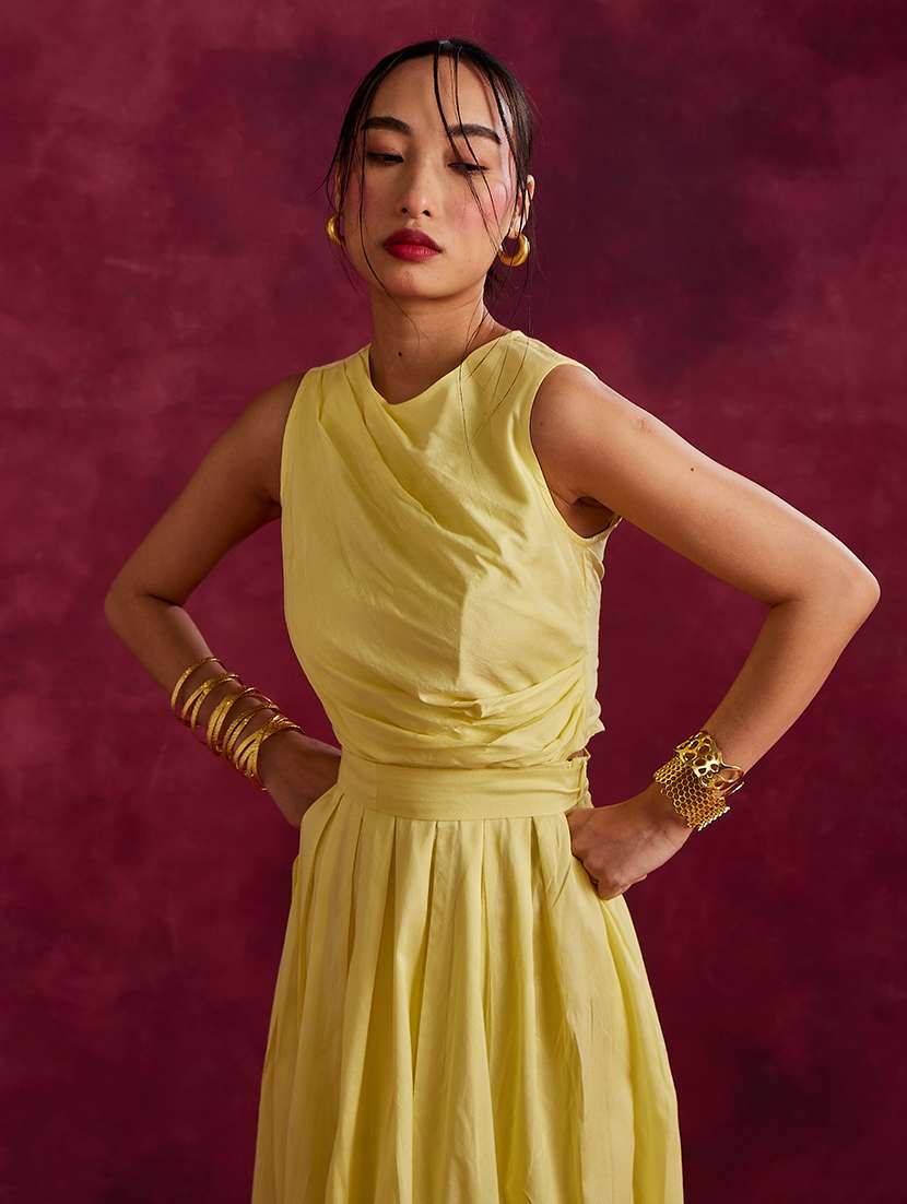 yellow solid flared skirt - 21460044 - Standard Image - 4