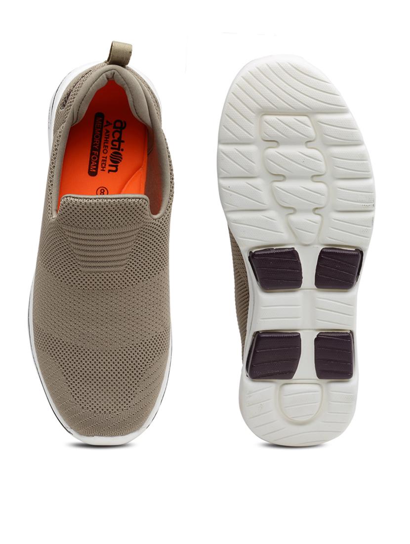 men slip on sports shoes - 21460428 - Standard Image - 4