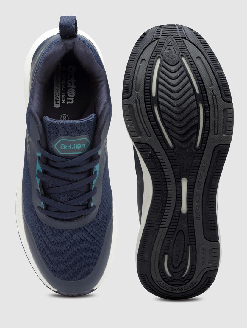men lace up sports shoes - 21460449 - Standard Image - 4